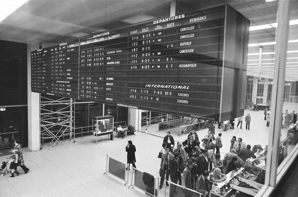 Many flight departures and arrivals are cancelled at O'Hare Airport - Chicago Sun-Times