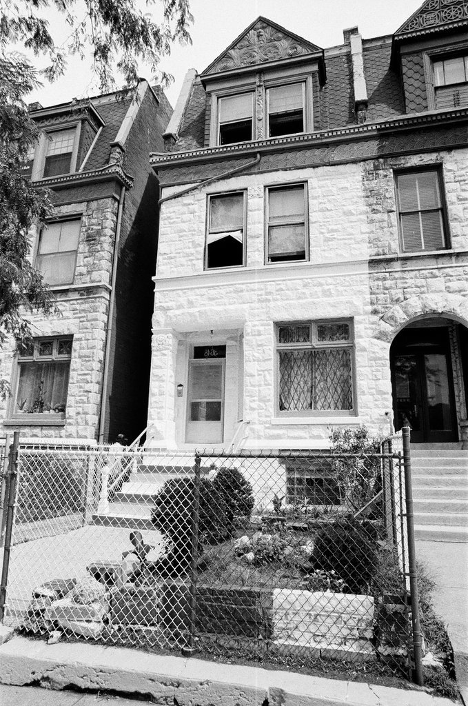 Exterior shots of the property where a drug raid took place - Chicago Sun-Times