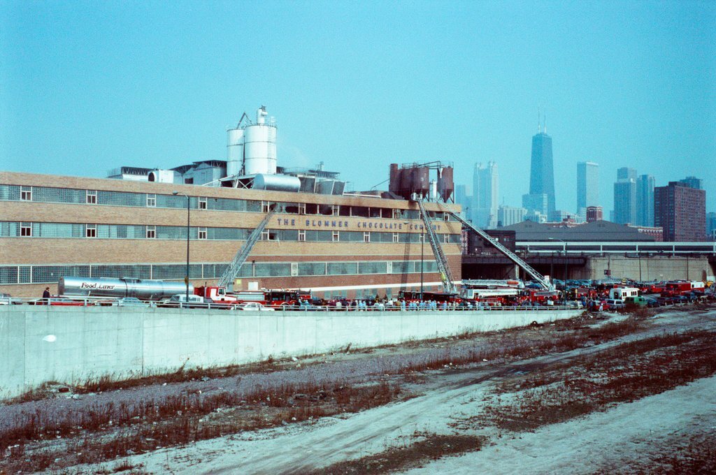 Fire at Blommer Chocolates - Robert A. Davis for Chicago Sun-Times