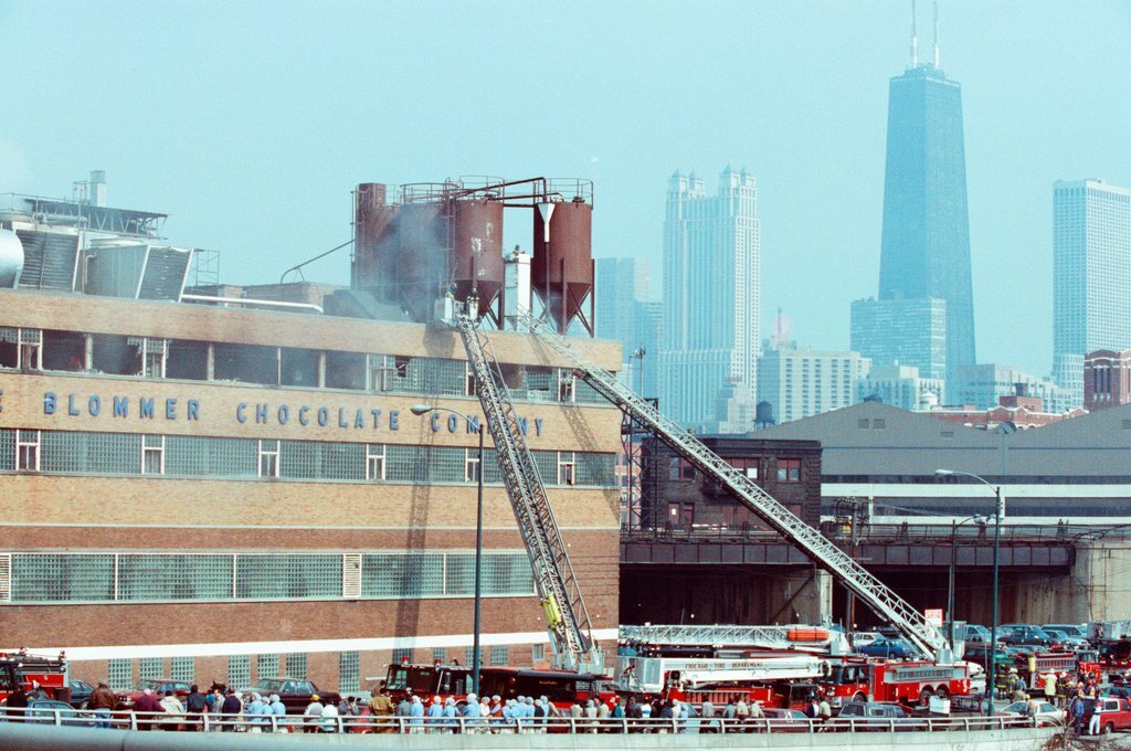 Fire at Blommer Chocolates - Robert A. Davis for Chicago Sun-Times