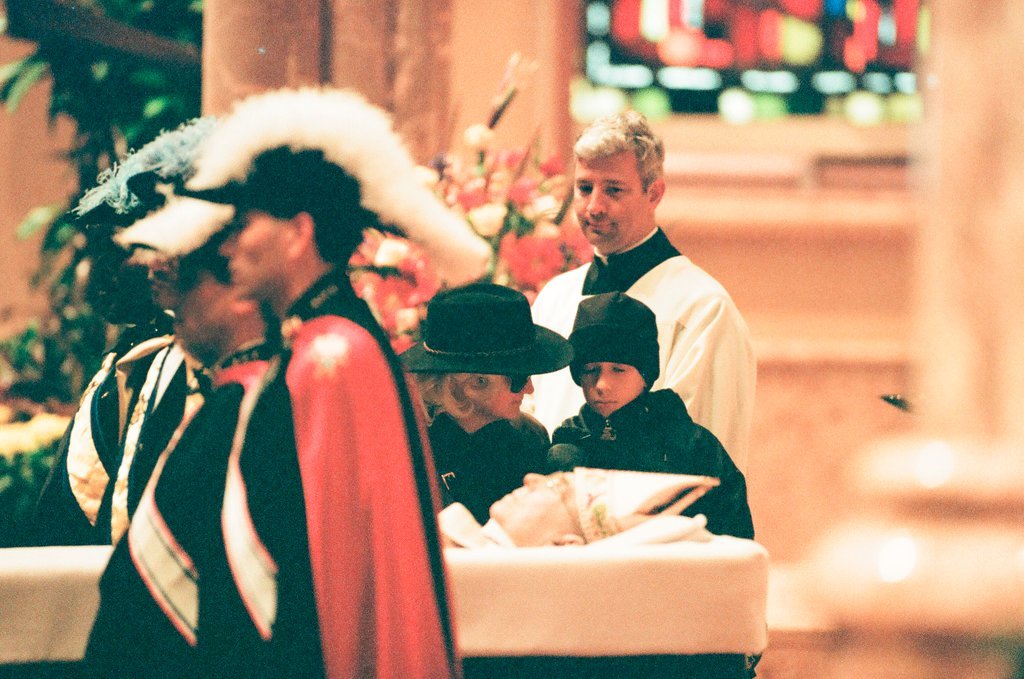 Funeral mass and procession for Cardinal Joseph Louis Bernardin - Al Podgorski for Chicago Sun-Times