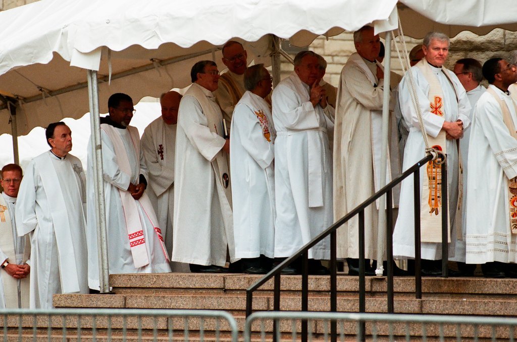 Funeral mass and procession for Cardinal Joseph Louis Bernardin - Al Podgorski for Chicago Sun-Times
