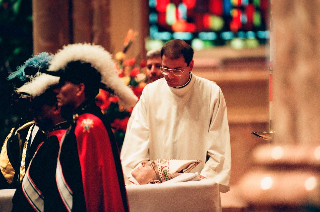Funeral mass and procession for Cardinal Joseph Louis Bernardin - Al Podgorski for Chicago Sun-Times