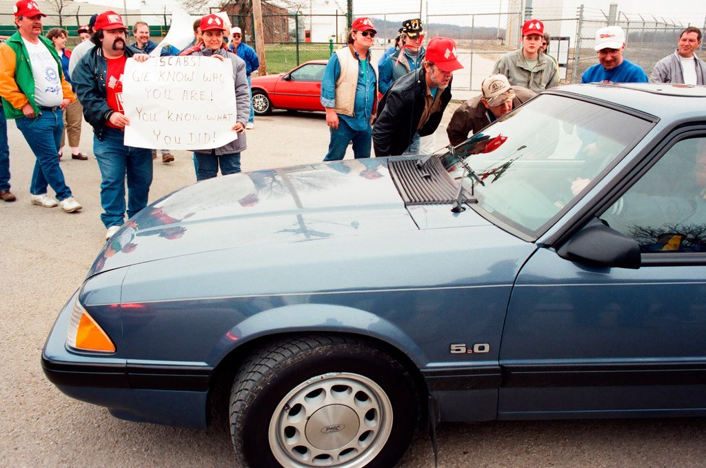 Caterpillar strike in Peoria, Illinois - Robert A. Davis for Chicago Sun-Times