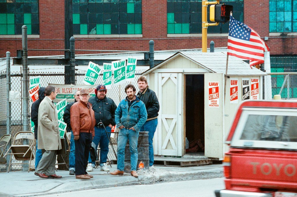 Caterpillar strike in Peoria, Illinois - Robert A. Davis for Chicago Sun-Times
