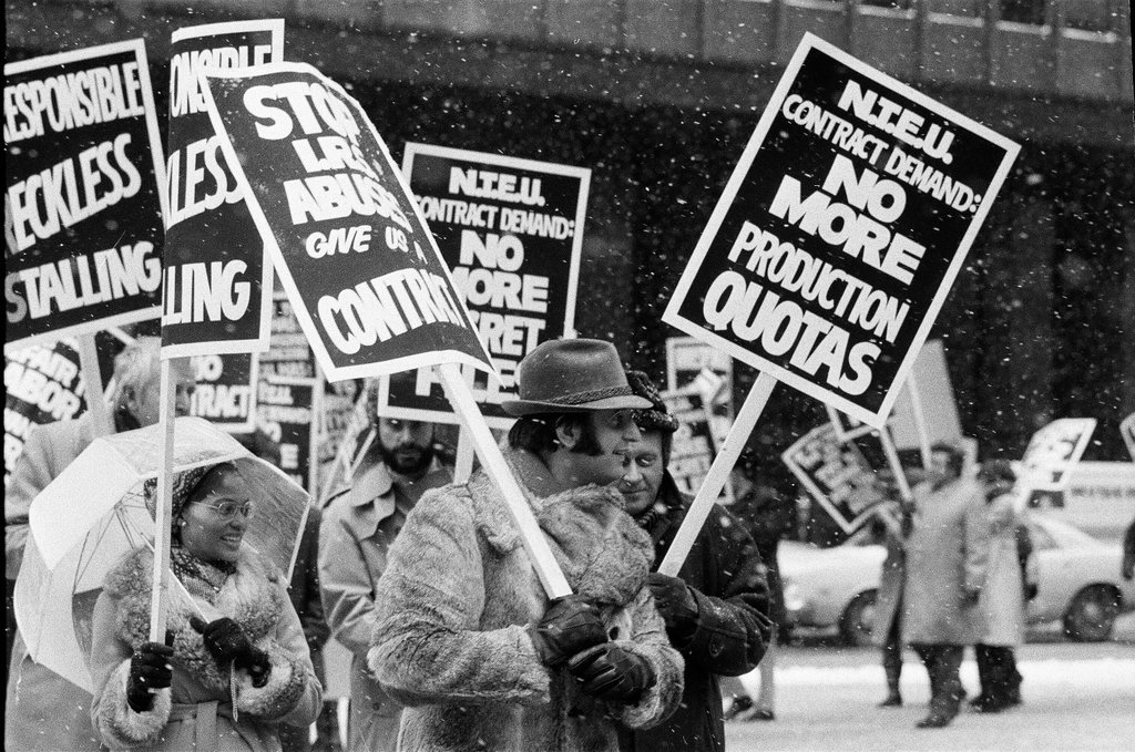 International Revenue Service and other federal employees demand contracts - Chicago Sun-Times