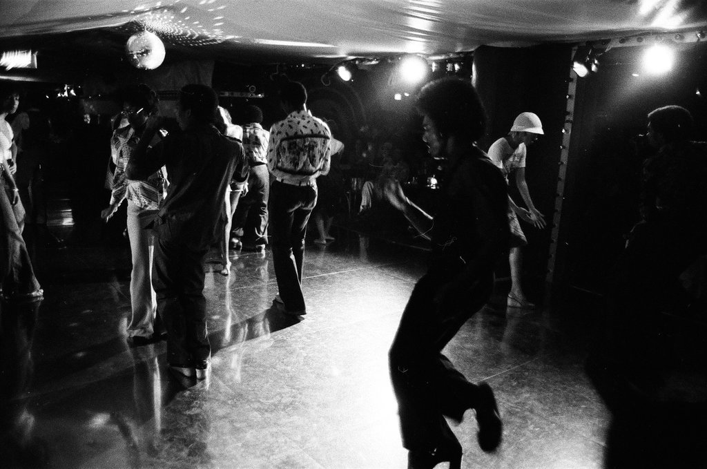 People enjoy dancing at Dingbat's Discotheque - Chicago Sun-Times
