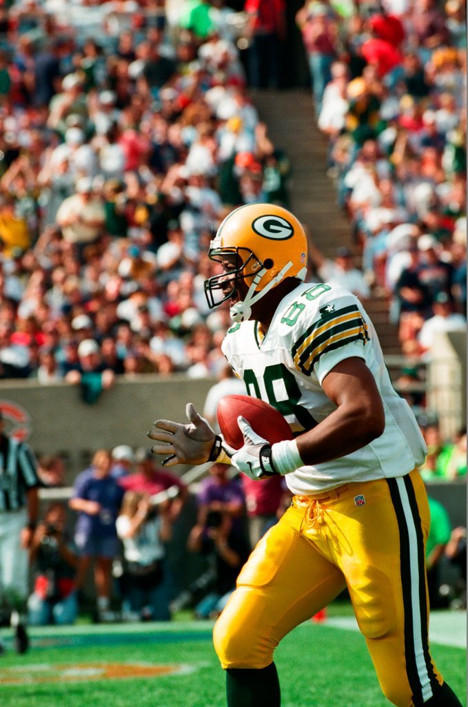 Football game between the Chicago Bears and Green Bay Packers - Chicago Sun-Times