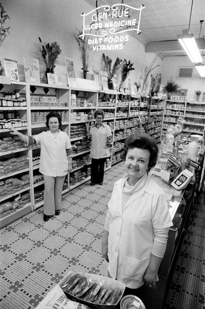 Interior of Doctor Michael's Herb Center - Chicago Sun-Times