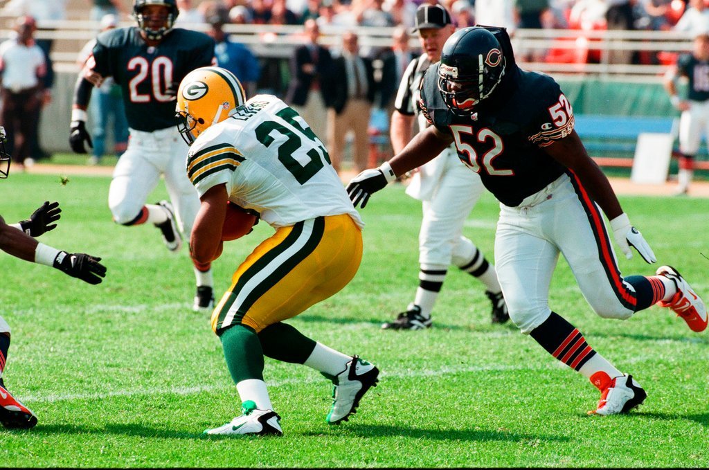 Football game between the Chicago Bears and Green Bay Packers - Chicago Sun-Times