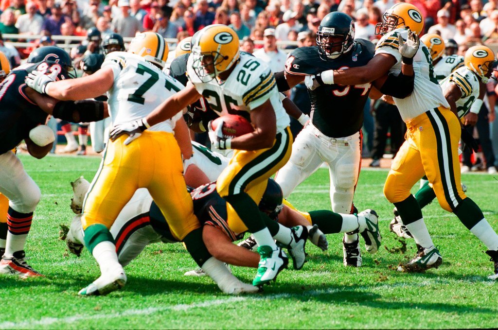 Football game between the Chicago Bears and Green Bay Packers - Chicago Sun-Times