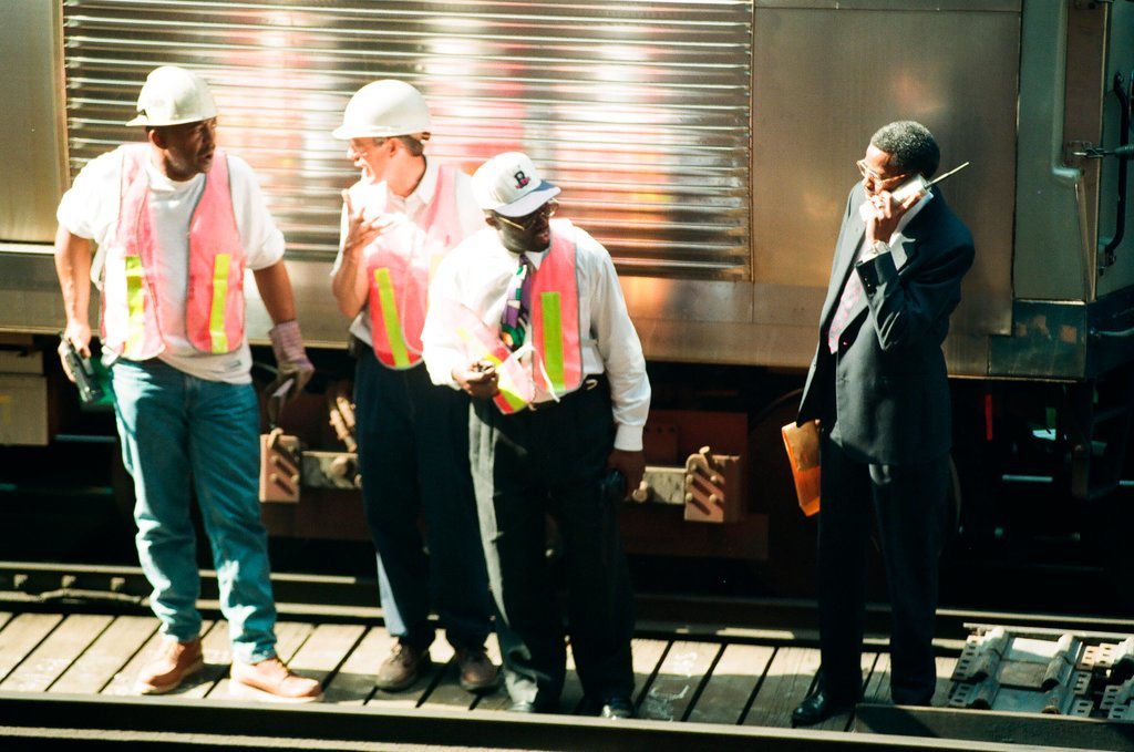 L train derails in Loop - Scott Stewart for Chicago Sun-Times