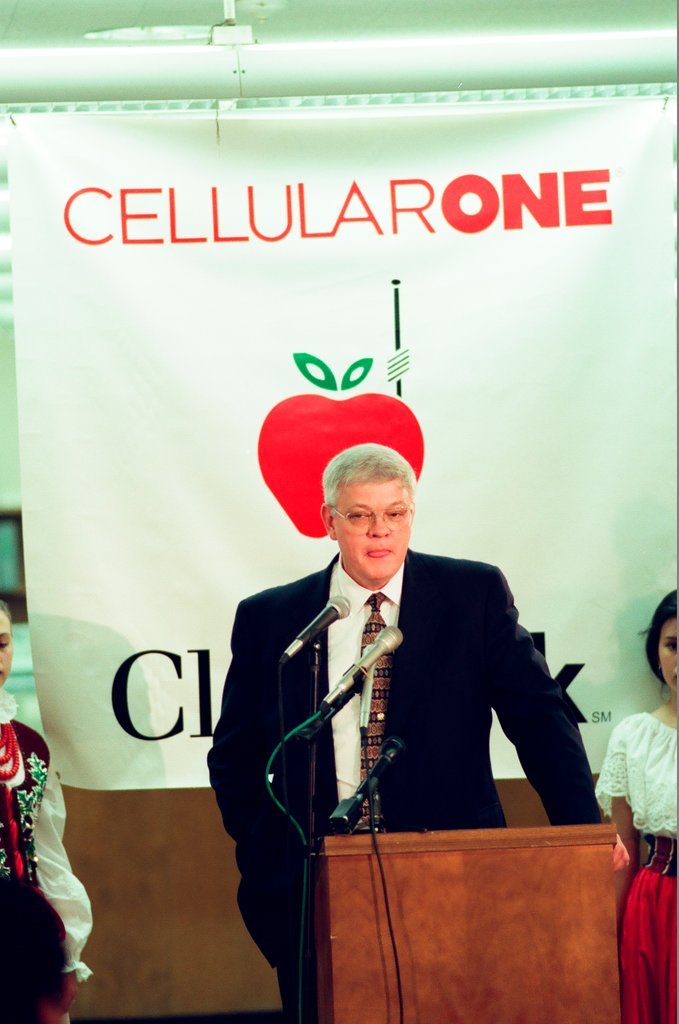 ClassLink cellphone demonstration - Chicago Sun-Times