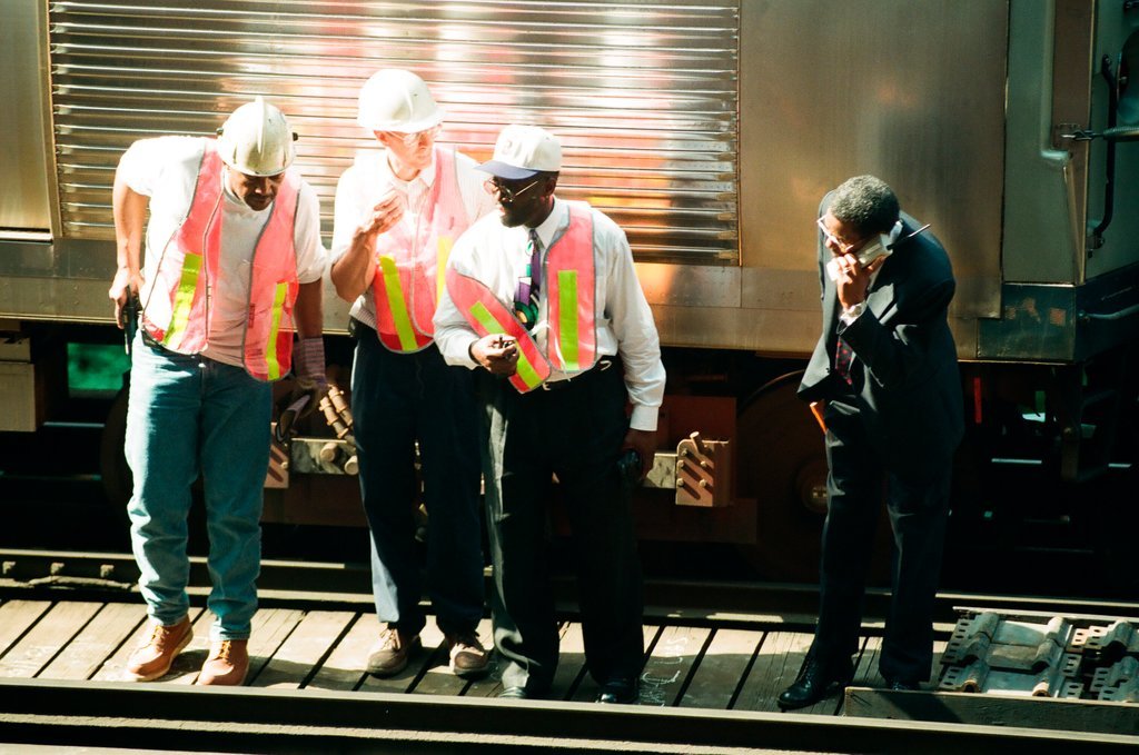 L train derails in Loop - Scott Stewart for Chicago Sun-Times