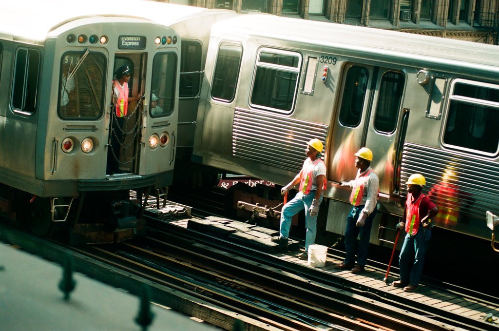 L train derails in Loop - Scott Stewart for Chicago Sun-Times