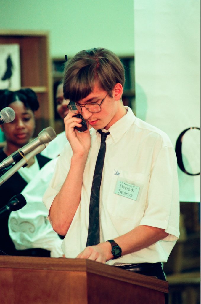 ClassLink cellphone demonstration - Chicago Sun-Times