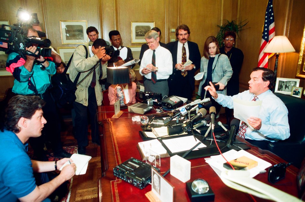 Mayor Daley informal press conference regarding Board of Education deficit - James (Jim) Klepitsch for Chicago Sun-Times
