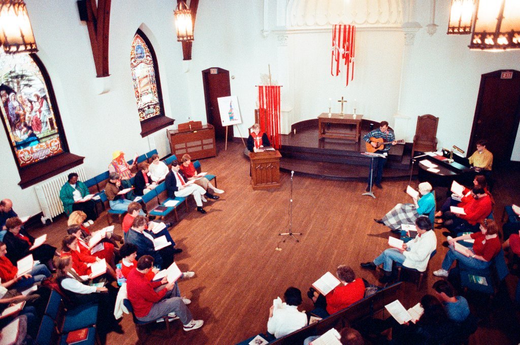 Protestant churches welcome LGBTQ+ members - Ellen Domke for Chicago Sun-Times