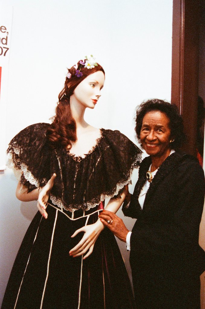 Mary Todd Lincoln replica dress in New York City - Chicago Sun-Times