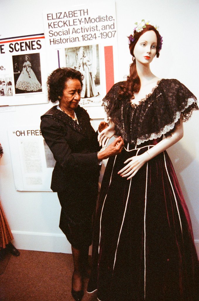 Mary Todd Lincoln replica dress in New York City - Chicago Sun-Times