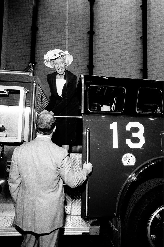 Jane Byrne swears in new firefighters - Chicago Sun-Times