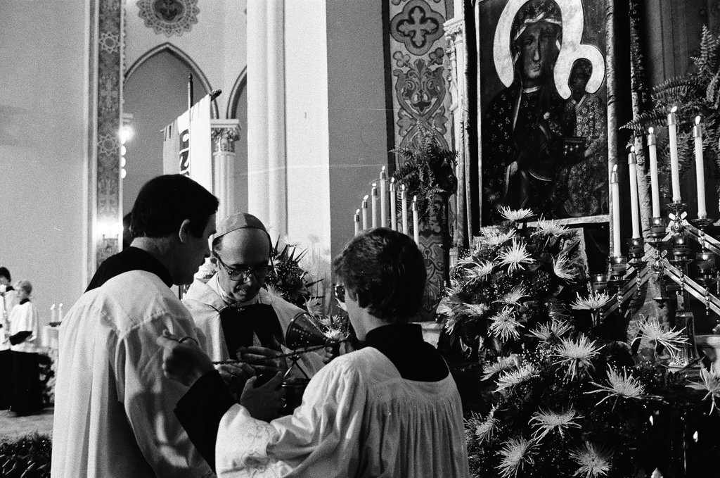 Archbishop Bernardin at Polish church - Chicago Sun-Times