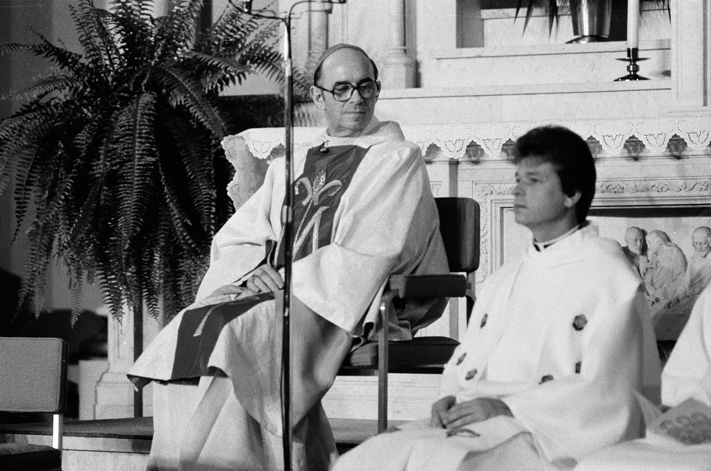 Archbishop Bernardin at Polish church - Chicago Sun-Times