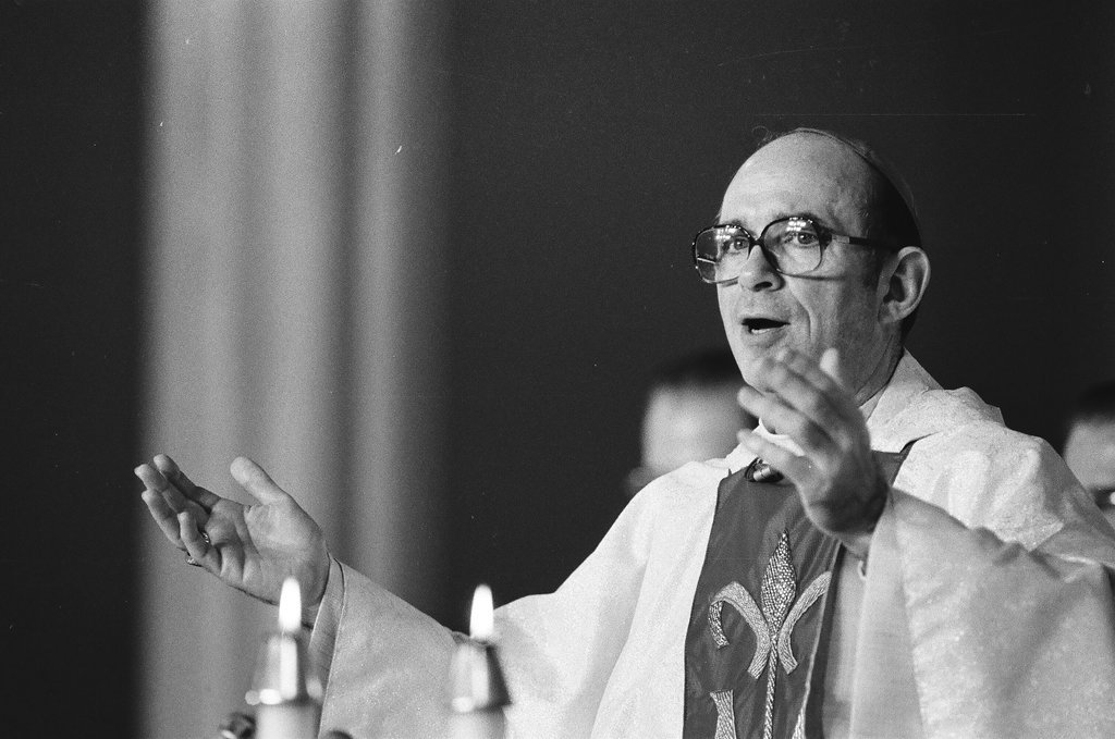 Archbishop Bernardin at Polish church - Chicago Sun-Times