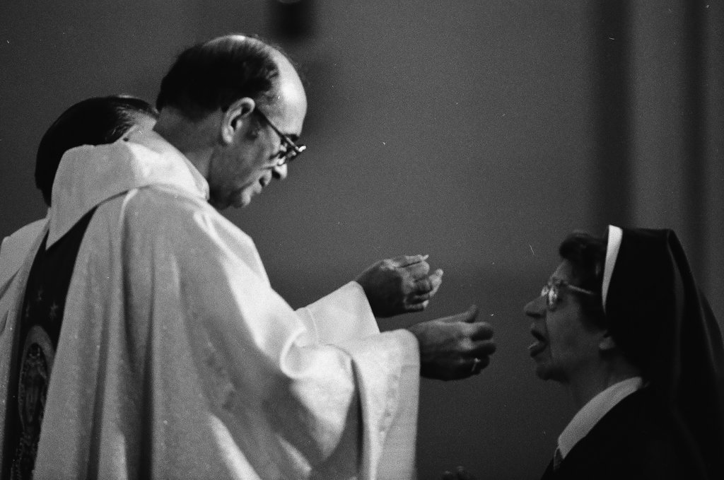 Archbishop Bernardin at Polish church - Chicago Sun-Times
