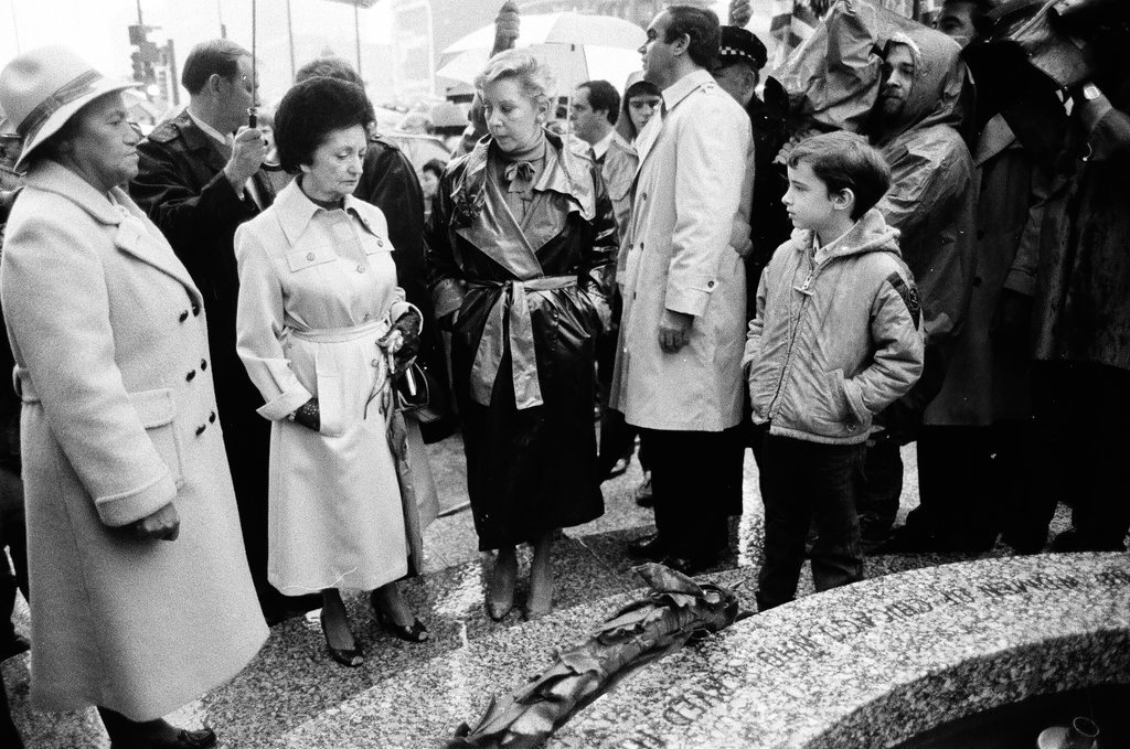 Mayor Byrne opens Vietnam Memorial - Chicago Sun-Times