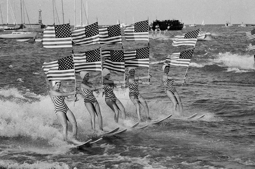 Venetian Night festivities - Chicago Sun-Times