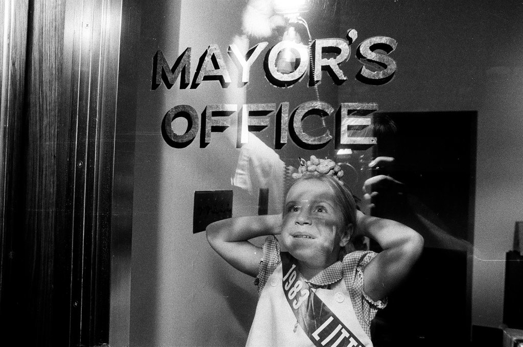 Little Miss Peanut visits mayor - Chicago Sun-Times