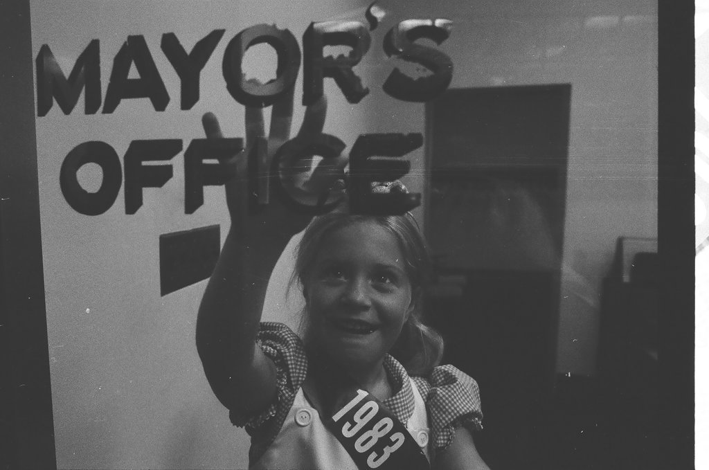 Little Miss Peanut visits mayor - Chicago Sun-Times