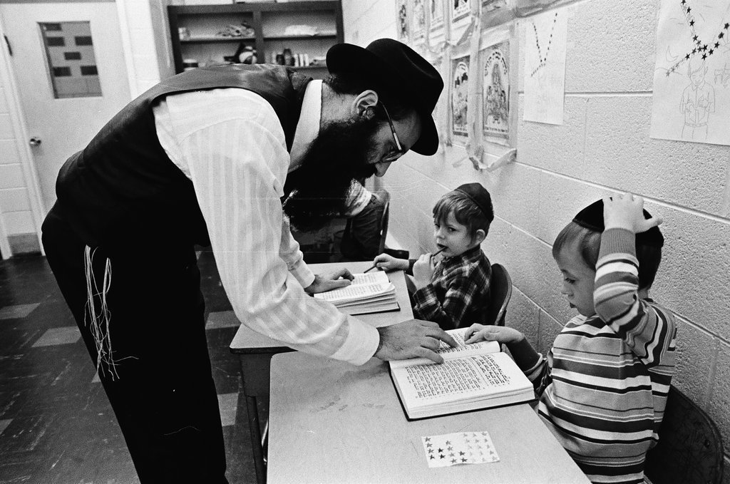 Children of the Hasidic Jewish faith at school - Chicago Sun-Times