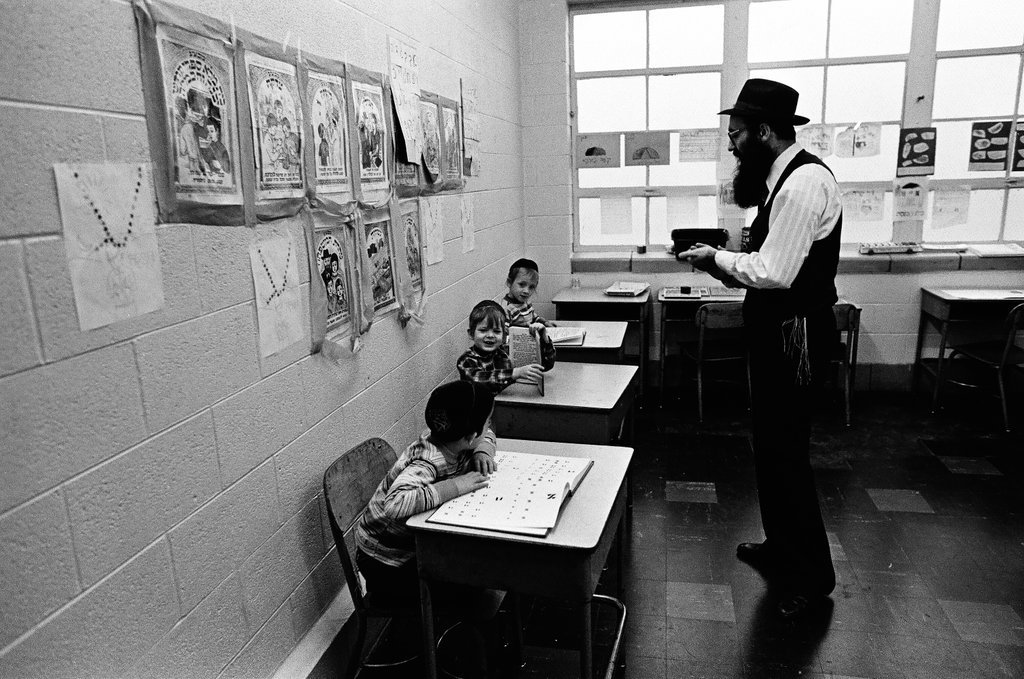 Children of the Hasidic Jewish faith at school - Chicago Sun-Times