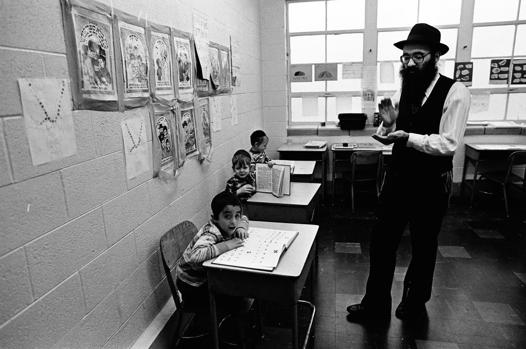 Children of the Hasidic Jewish faith at school - Chicago Sun-Times