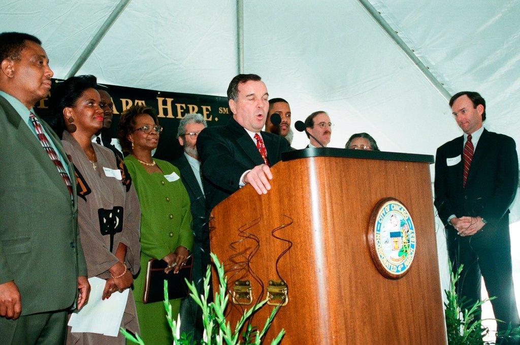 New bank opens in Austin - Chicago Sun-Times