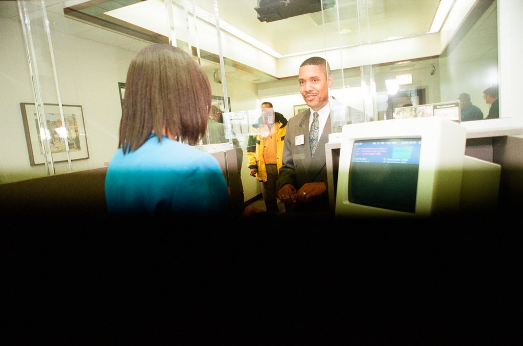 New bank opens in Austin - Chicago Sun-Times