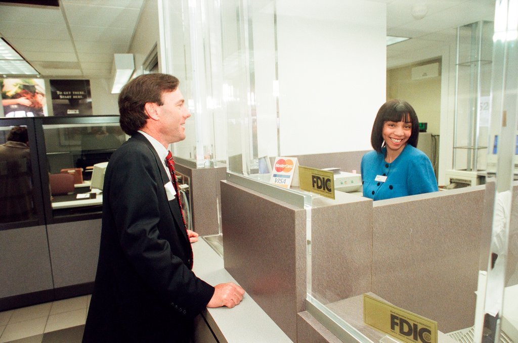 New bank opens in Austin - Chicago Sun-Times