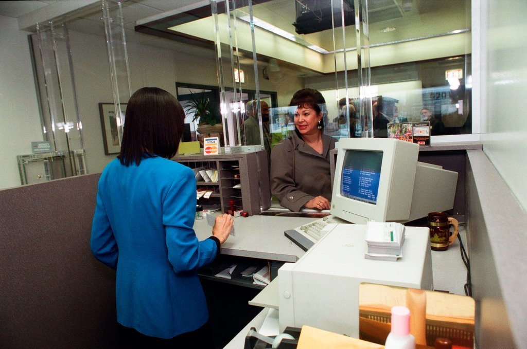 New bank opens in Austin - Chicago Sun-Times
