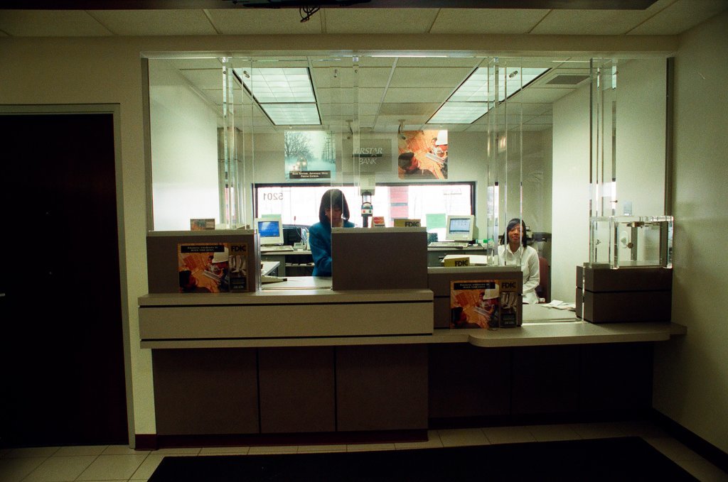 New bank opens in Austin - Chicago Sun-Times