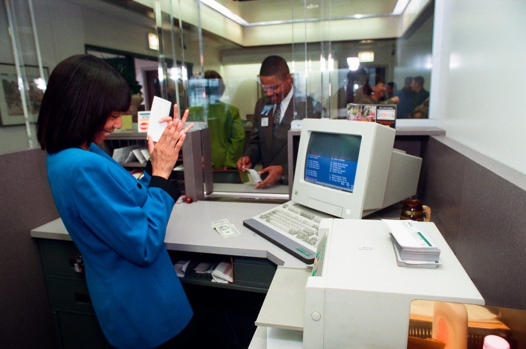 New bank opens in Austin - Chicago Sun-Times