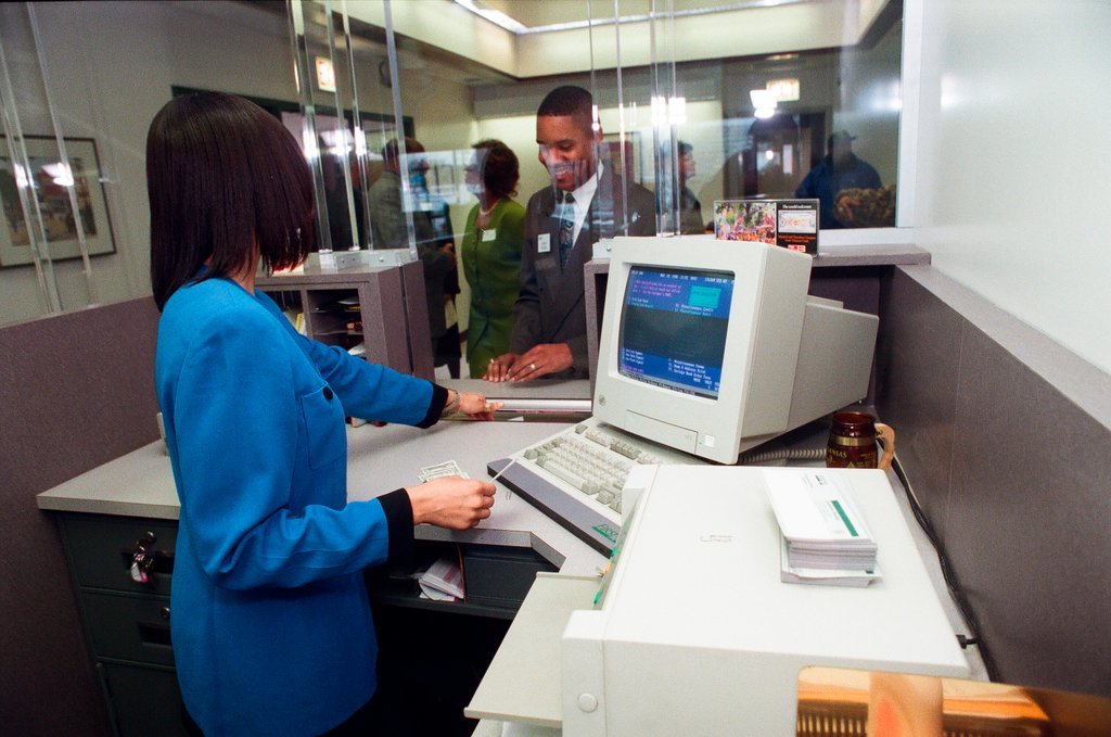 New bank opens in Austin - Chicago Sun-Times