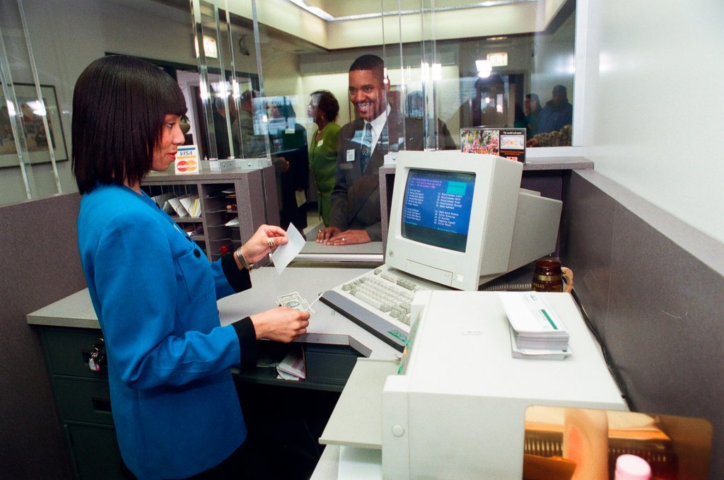New bank opens in Austin - Chicago Sun-Times