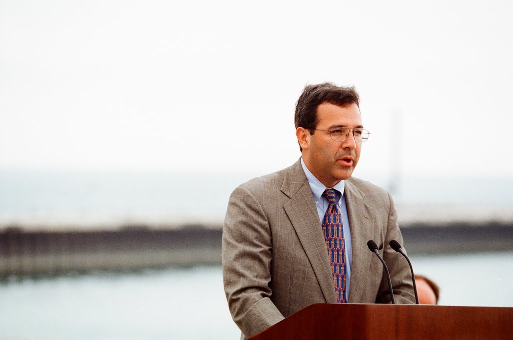 Mayor Daley announces plan to rebuild lakeshore - Robert A. Davis for Chicago Sun-Times