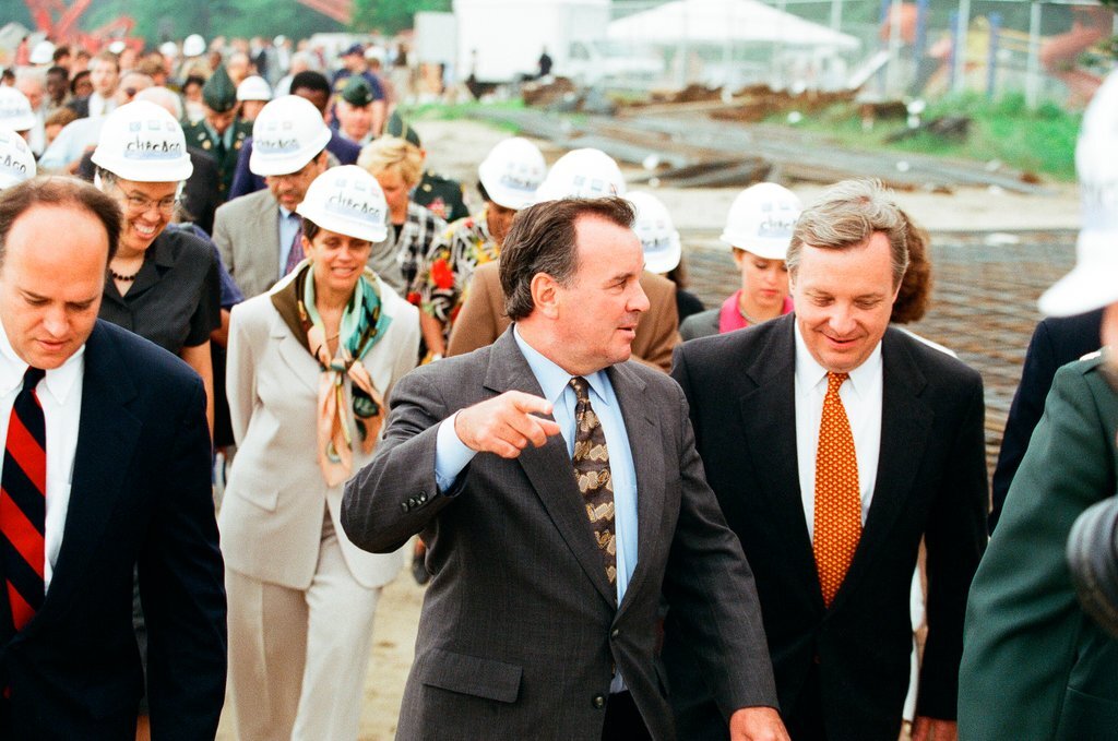 Mayor Daley announces plan to rebuild lakeshore - Robert A. Davis for Chicago Sun-Times