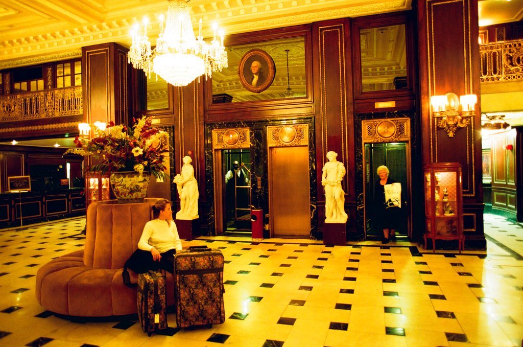 Blackstone Hotel closes - Rich Hein for Chicago Sun-Times