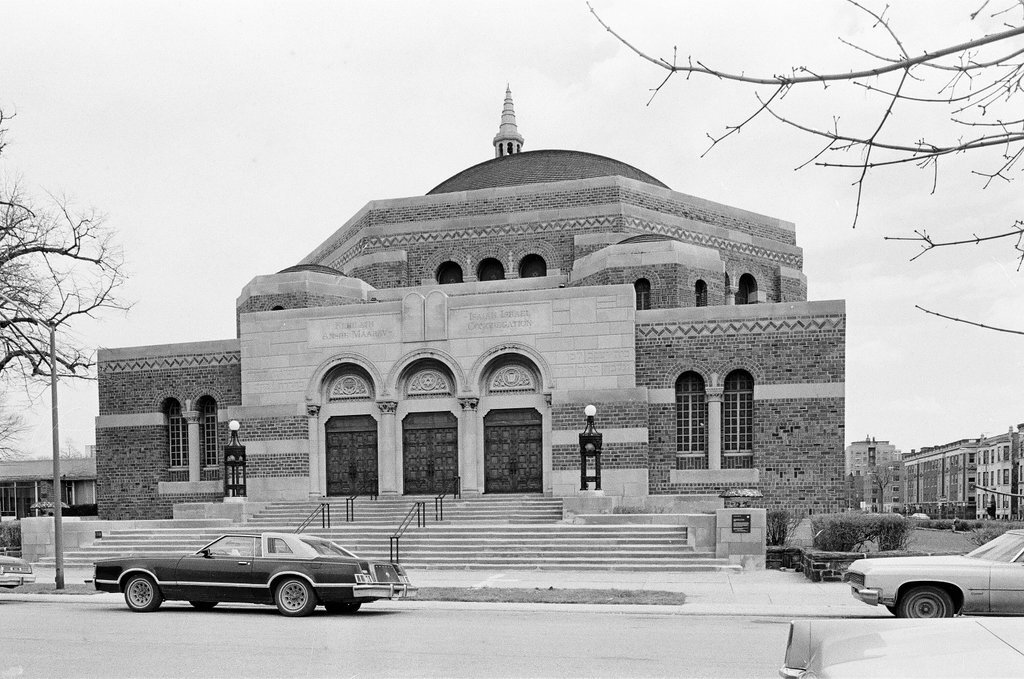KAM Isaiah Israel Congregation - Chicago Sun-Times