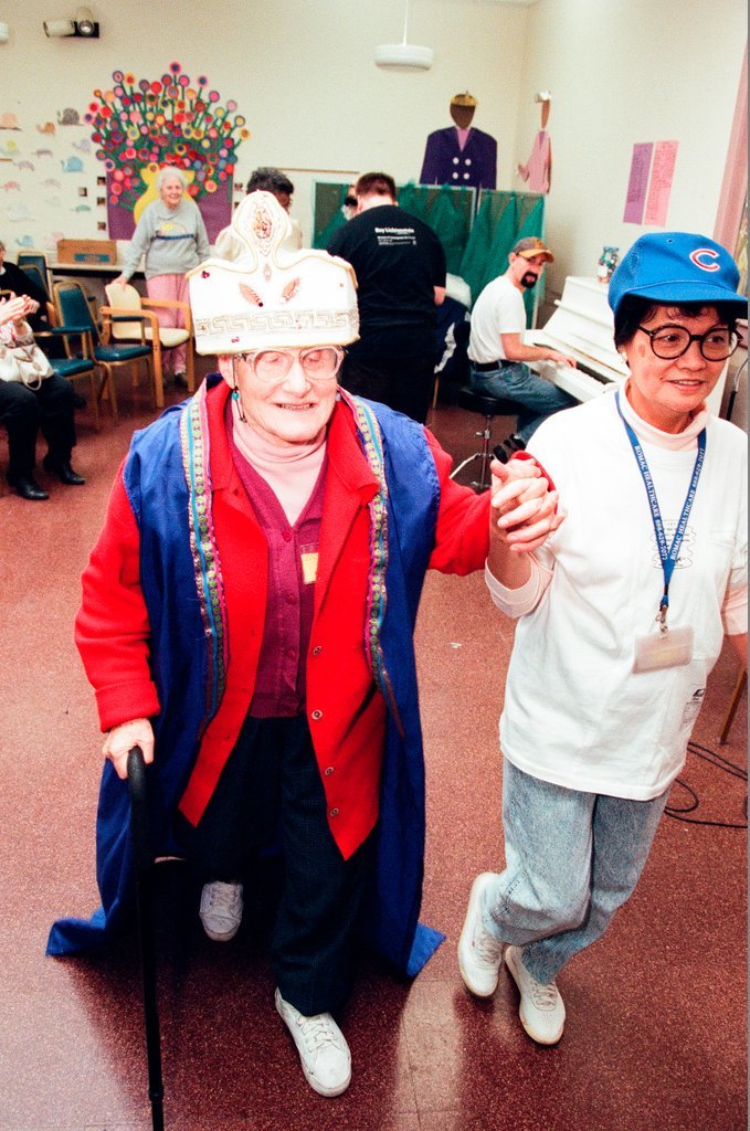 Seniors celebrate the Jewish holiday of Purim - Al Podgorski for Chicago Sun-Times