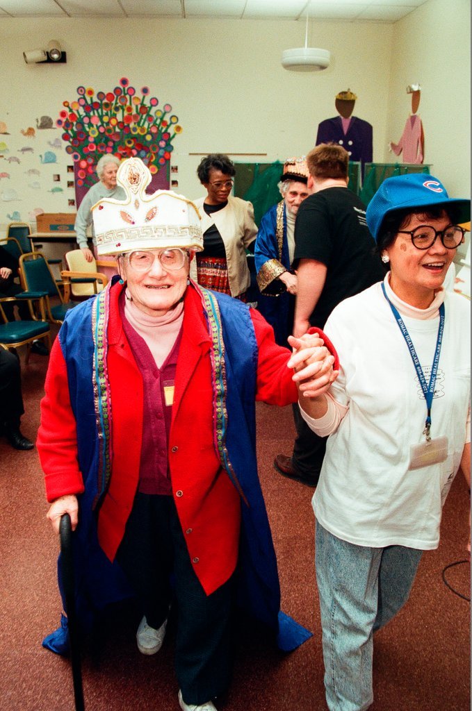 Seniors celebrate the Jewish holiday of Purim - Al Podgorski for Chicago Sun-Times